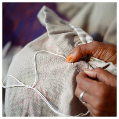 IKEA Декоративна наволочка AKERNEJLIKA 50х50 см Бежевий (ИКЕА Акернейлика) 50577202 фото - 5