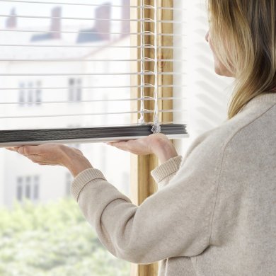 IKEA Жалюзи VECKLARFLY 60х155 см Алюминий (ИКЕА ВЕККЛАРФЛАЙ) 90585974 фото - 3