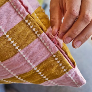 IKEA Декоративна наволочка OMMJANGE 50х50 см Принт (ИКЕА ОММЯНГЕ) 90593889 фото - 3