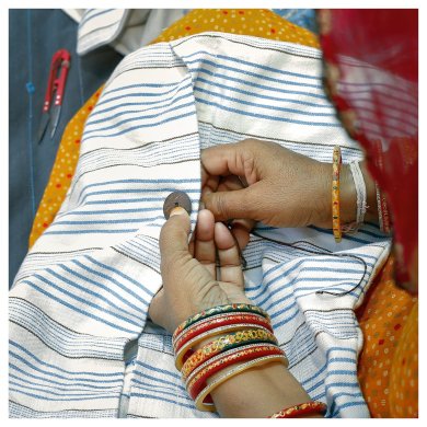 IKEA Декоративна наволочка AKERNEJLIKA 40x58 см Кремовий (ИКЕА Акернейлика) 60570177 фото - 5